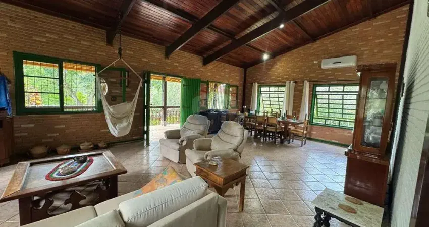 Chácara santa isabel 5.000m² l condomínio fechado l 5 quartos l 5 banheiros