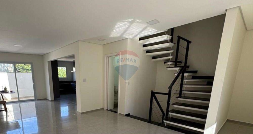 Sobrado à venda 245m² em Condomínio Fechado no Parque Renato Maia - 03 Dormitórios | 04 vagas - R$ 1.300.000,00