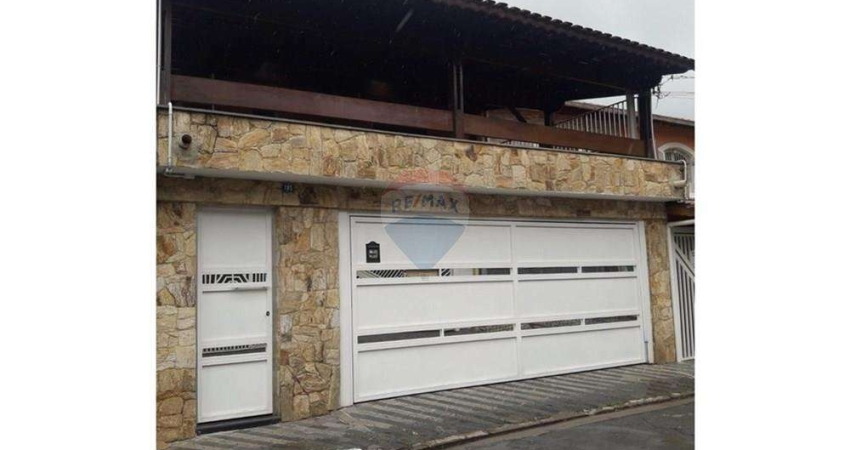 Sobrado Espetacular em Vila Galvão à Venda!