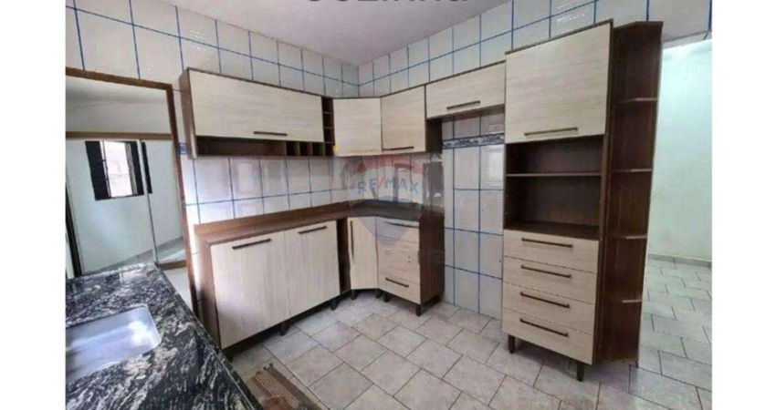 Casa Ampla com 2 Dormitórios, 4 Vagas e Salão Superior – Conforto e Praticidade para Você e Sua Família