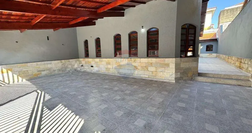 VENDE-SE CASA TÉRREA ESPAÇOSA NO BAIRRO SANTA CLARA – GUARULHOS