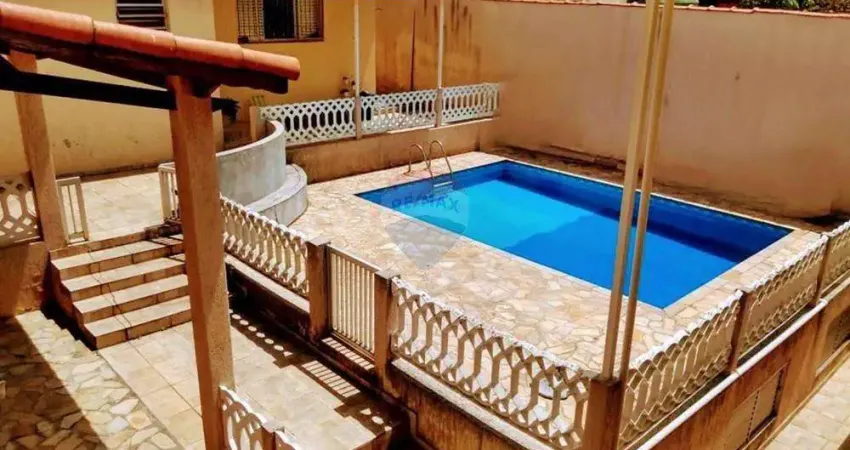 Casa terrea ampla com 03 dormitorios e piscina na vila rosalia