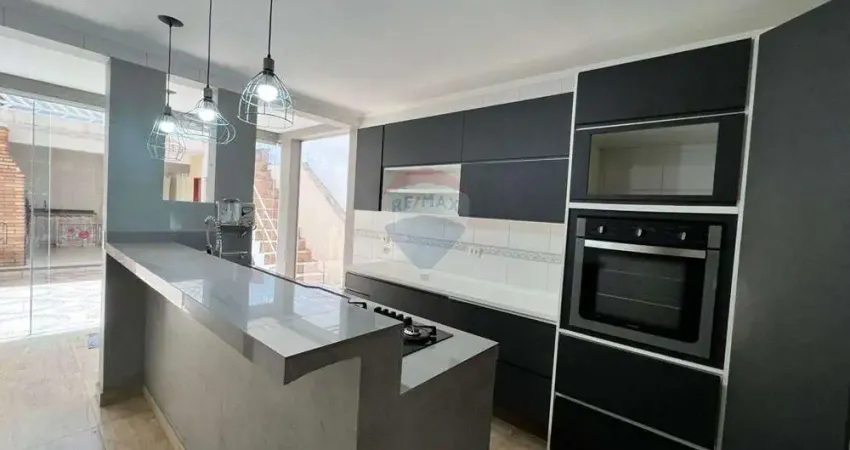 Sobrado com 3 dormitórios 4 vagas de garagem - jd santa mena - centro