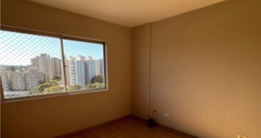 Apartamento ensolarado a venda no Cabral com 3 quartos
