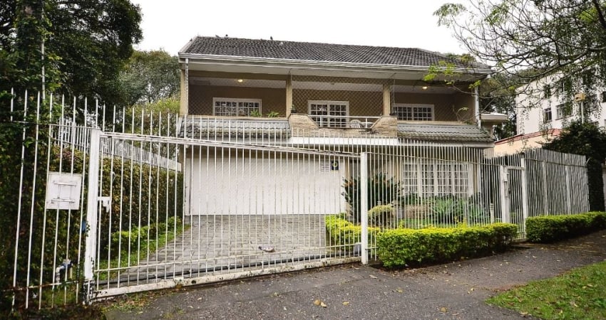 Melhor oportunidade de casa no Alto da XV com Cristo Rei