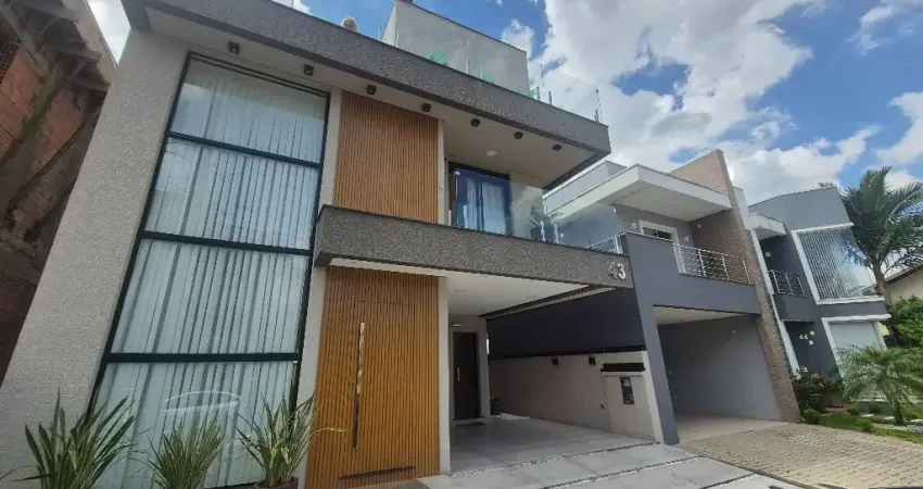 Linda casa decorada dentro de condomínio 3 quartos sendo 1 suíte