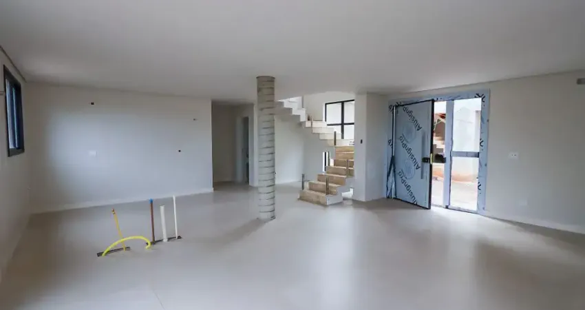 Belíssima Casa No Mercês sendo 3 suítes e vista Deslumbrante