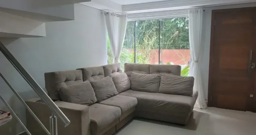 Lindo sobrado em condomínio fechado 3 suítes e 3 vagas de garagem