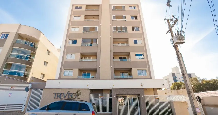 Apartamento bem localizado no agua verde, 2 quartoa com sacada com churrasqueira