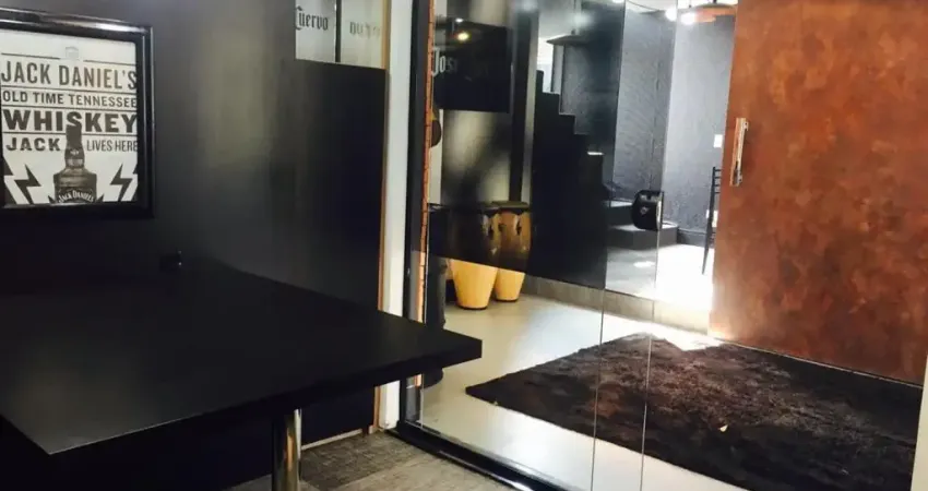 Linda sala comercial ou sobrado semi-mobiliado nas mercês com bom retiro