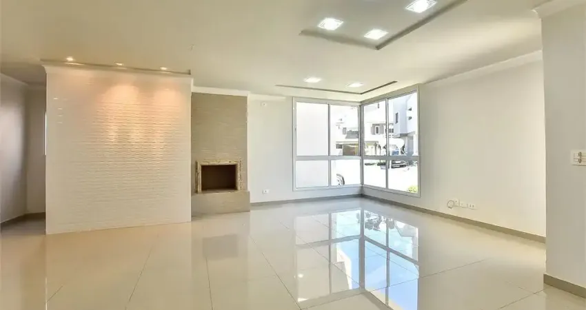 BELÍSSIMA CASA EM CONDOMÍNIO de 354 m² 4 SUITES 2 VAGAS EM SANTA FELICIADE