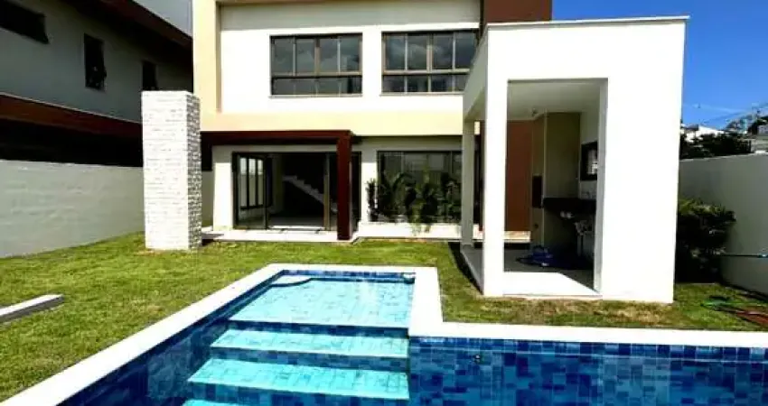 Excelente Casa à Venda em Villas do Atlântico, Lauro de Freitas-BA: 4 Quartos, 4 Suítes, 2 Salas, 5 Banheiros, 4 Vagas - Condomínio Villa Marine!