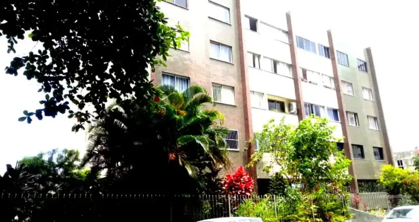 Apartamento 2/4 suíte na Federação, Salvador-BA: ampla área de 80m², ótima ventilação, garagem coberta e elevador. Invista já!