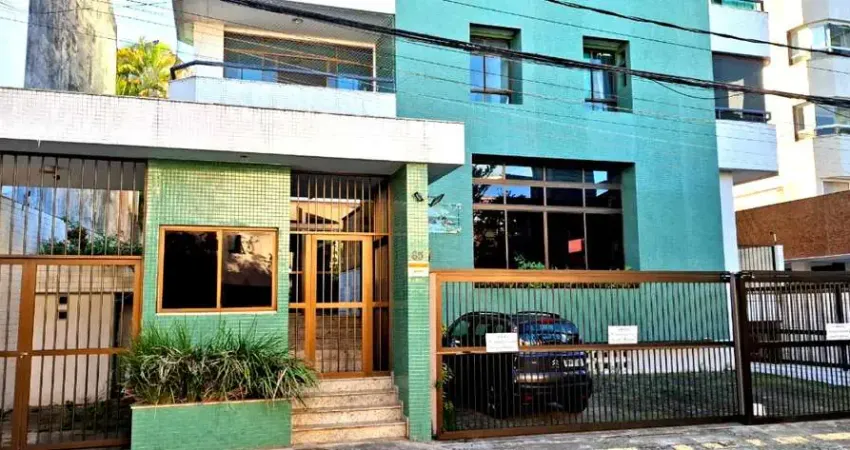 Apartamento para venda em Salvador-BA, bairro Federação/São Lázaro: 3 quartos, 3 suítes, 158m², varanda, 2 vagas de garagem cobertas, piscina, salão de festas, rua tranquila, segurança 24h. Agende sua