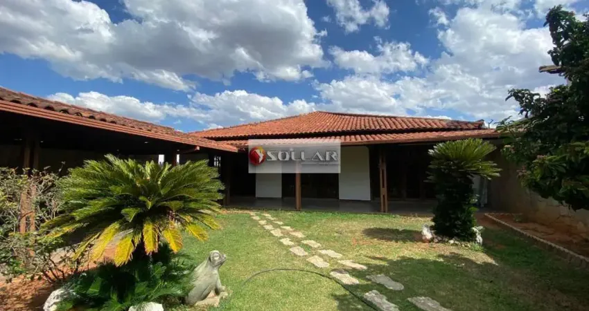Casa com 3 quartos à venda na Santa Mônica, Belo Horizonte