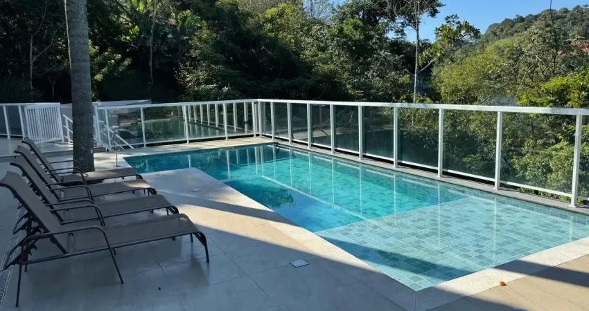 Chácara dos Sonhos pé na água com 6 suítes no condomínio Recanto dos Pássaros em Jacareí