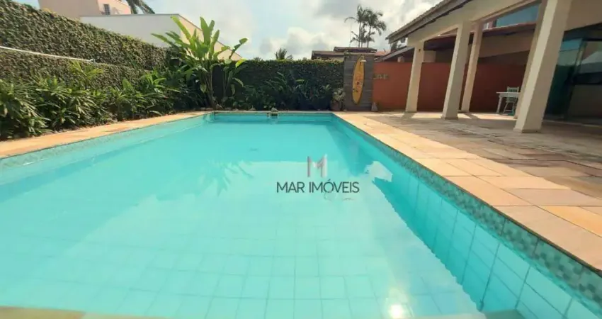 Casa em excelente localização, condomínio fechado na região da praia de Pernambuco no Guarujá!