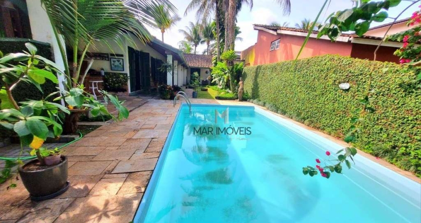 Casa Térrea em condomínio fechado de alto padrão na região da Praia de Pernambuco no Guarujá!
