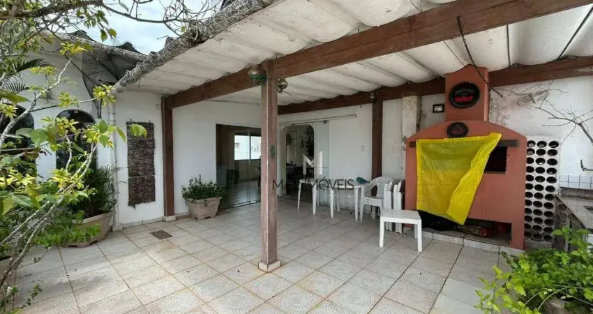 Cobertura com 3 dormitórios à venda, 160 m² por R$ 490.000 - Enseada - Guarujá/SP
