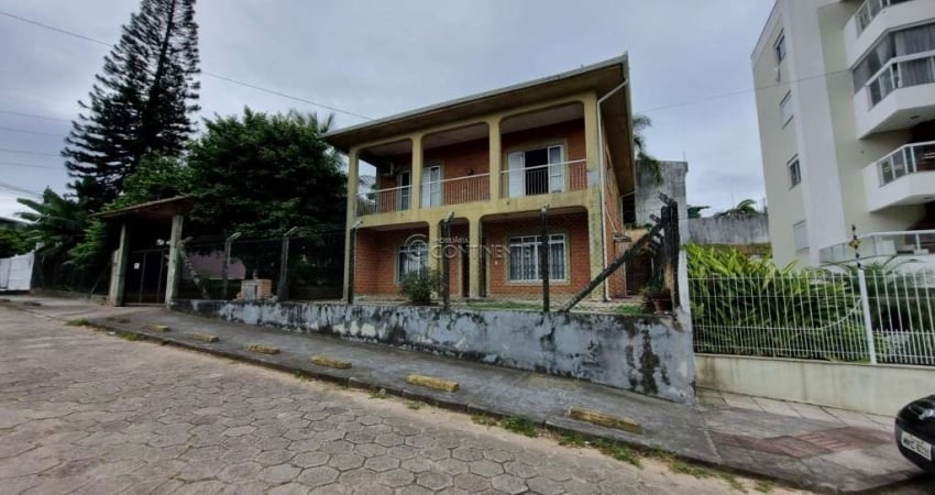 Casa com 5 quartos à venda na Rua Professor Bayer Filho, 630, Coqueiros, Florianópolis