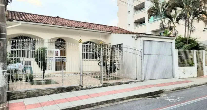 Casa com 3 quartos à venda na Rua Santo Antônio, 745, Barreiros, São José