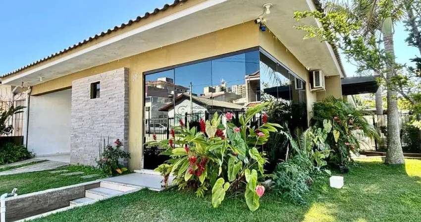 Casa com 3 quartos à venda na José Maykot, 30, Canto, Florianópolis