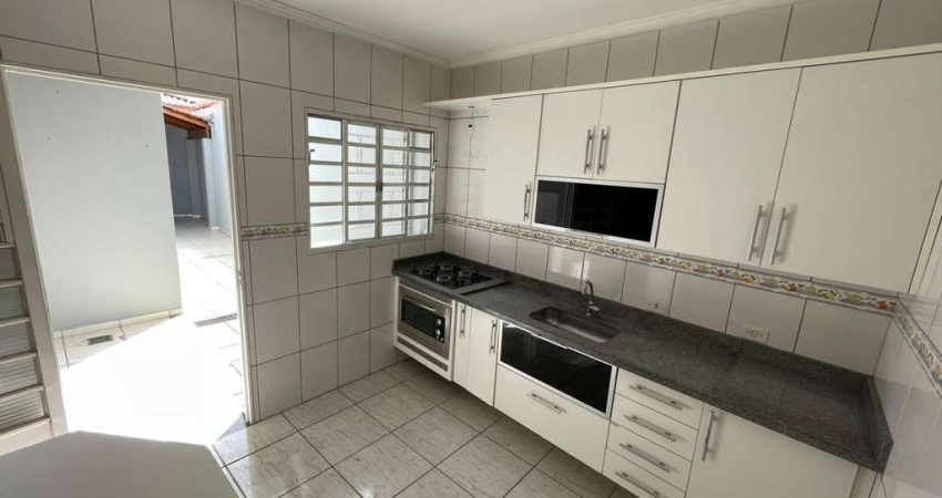 Casa para Venda em Itu, SAO DOMINGOS, 2 dormitórios, 1 suíte, 2 banheiros, 3 vagas