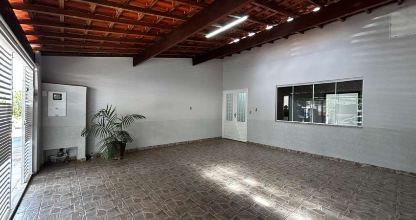 Casa para Venda em Tatuí, Jardim Planalto, 3 dormitórios, 2 banheiros, 2 vagas