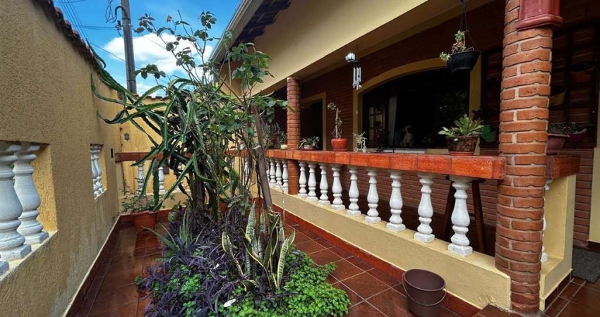 Casa para Venda em Tatuí, Vila Doutor Laurindo, 3 dormitórios, 2 suítes, 4 banheiros, 4 vagas
