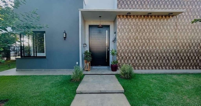 Casa em Condomínio para Venda em Tatuí, Parque Residencial São Marcos, 3 dormitórios, 3 suítes, 4 banheiros, 2 vagas