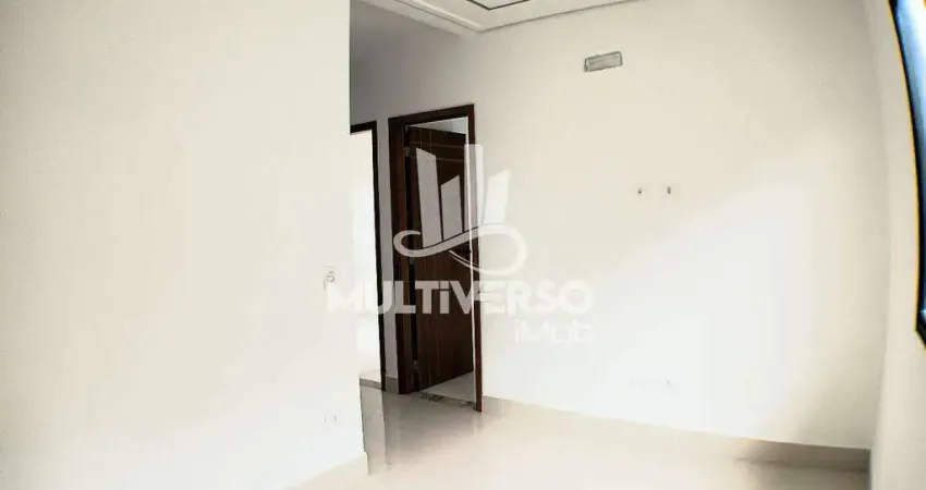 Casa 2 dorm em Condomínio com Piscina e Área Gourmet - Maracanã