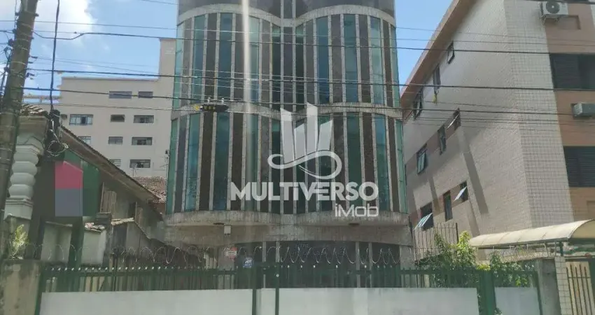 Prédio à venda, no bairro Marapé em Santos