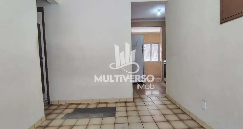 01 Dormitório, primeiro andar de escada, 36m, BNH, R$202.000,00 ótima localização