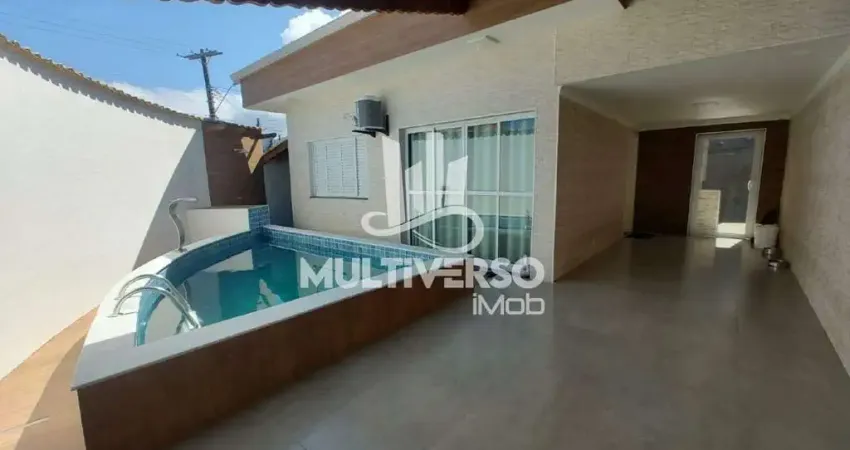 CASA ISOLADA COM PISCINA NO BAIRRO DO JARDIM REAL