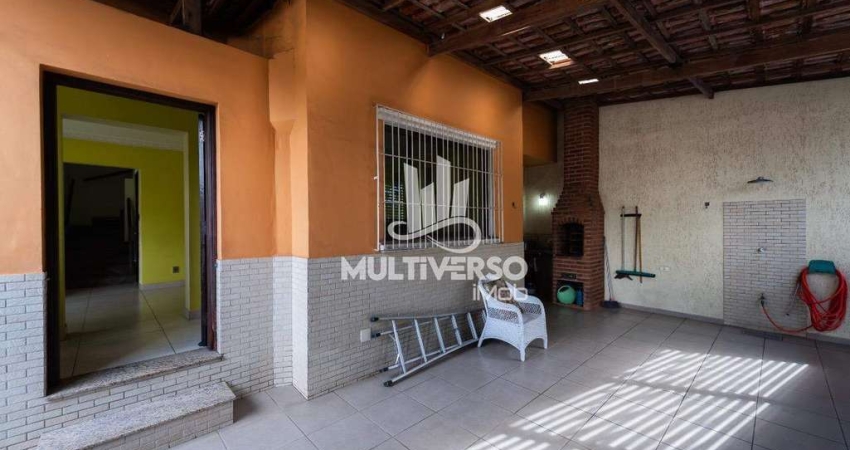 Casa sobrado Amplo com churrasqueira 3 dormitórios no Embaré em Santos