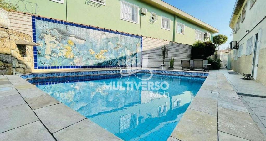 Casa sobreposta térrea com excelente area gourmet privativa piscina e churrasqueira