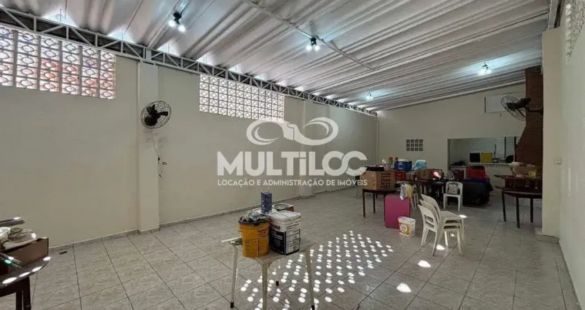 Casa para aluguel, 3 quartos no bairro Vila Mathias em Santos