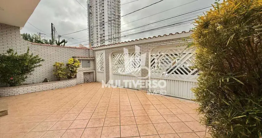 Sobrado à venda, 4 quartos no bairro Embaré em Santos