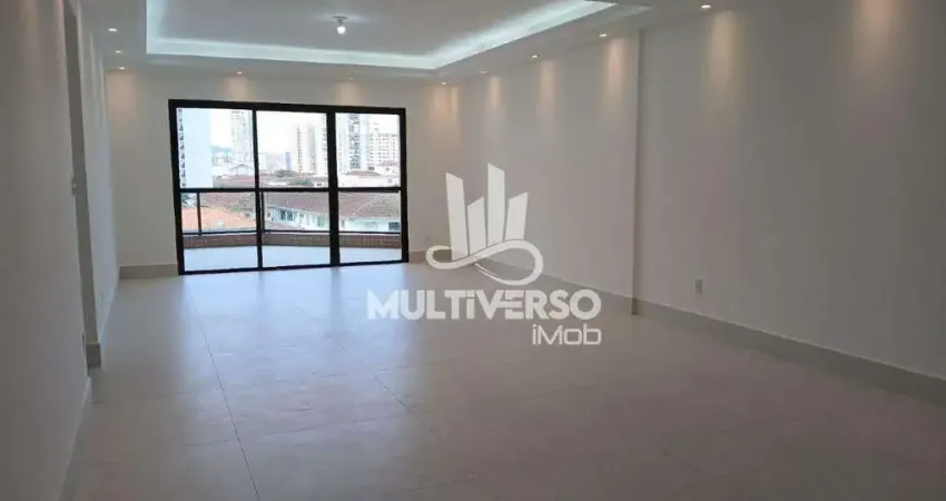 Apartamento reformado 03 dormitórios sendo 01 suíte 02 vagas de garagem com dependência de empregada no Boqueirão em Santos