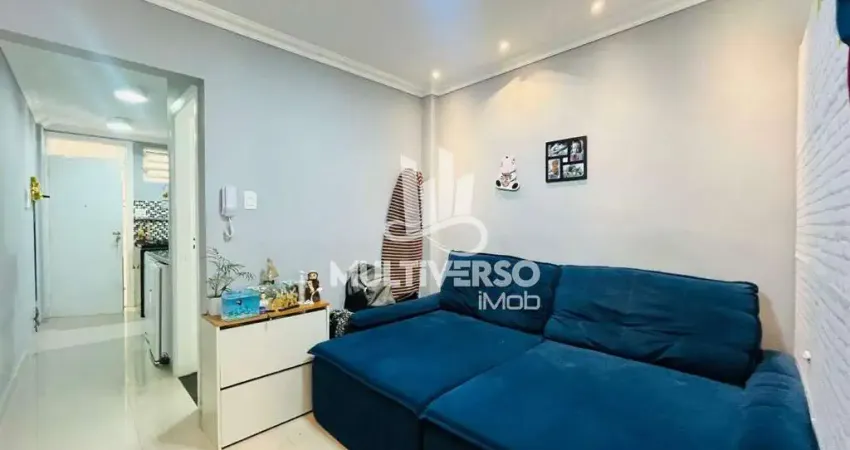 Sala living reformada na quadra da praia boqueirão em santos