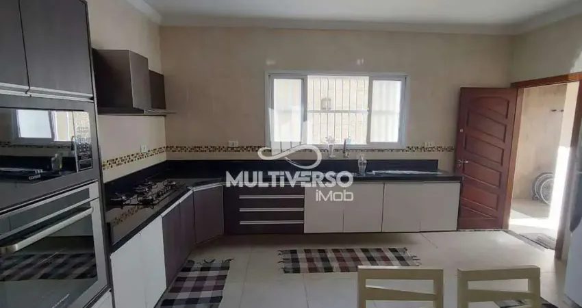 Sobrado geminada à venda na vila tupi - 3 dorms (1 suíte), 2 vagas – conforto, estilo e localização privilegiada!