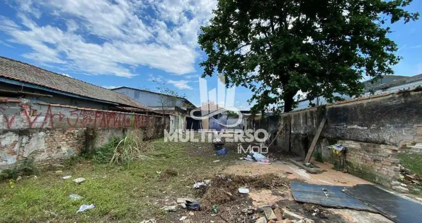 Terreno à venda no Estuário, Santos