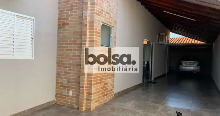 Casa para venda com 180 m² e 3 quartos em Núcleo Habitacional Mary Dota, Bauru - SP
