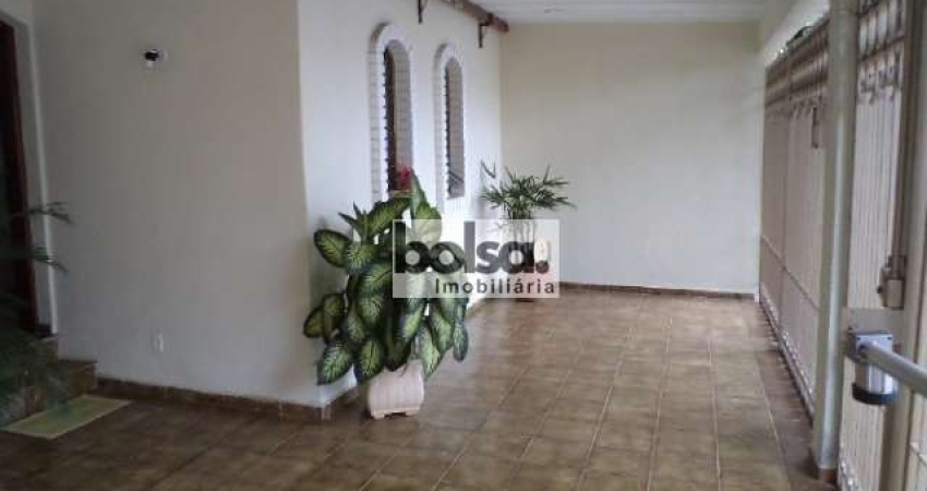 Casa com 3 quartos à venda na Vila América, Bauru 