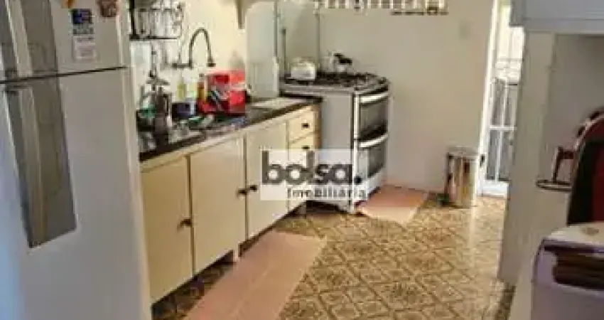 Casa para venda com 3 quartos com estrutura para clinica