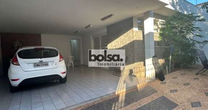 Casa Comercial ou Residencial próximo ao Bosque ,  Aeroporto Bauru, Bauru - SP
