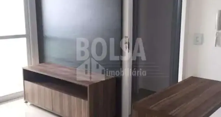 Belíssima cobertura completa em armários com excelente localização