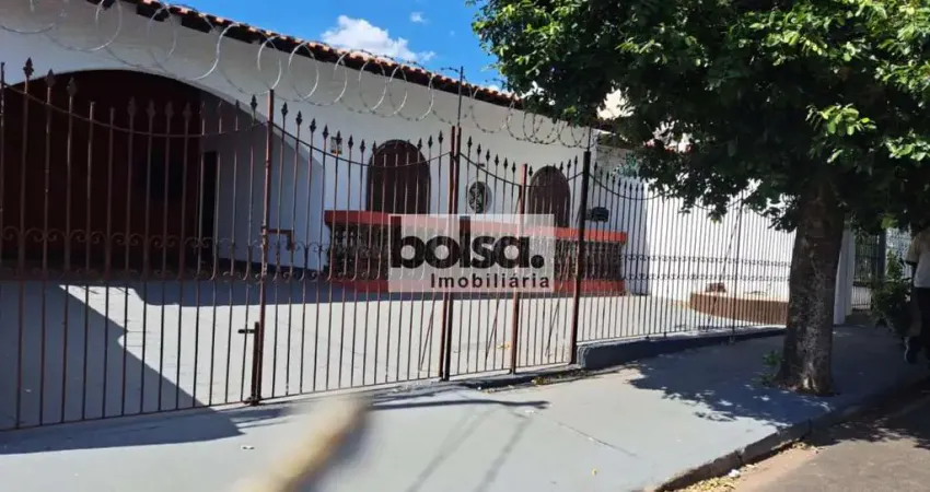 Casa com 4 quartos para alugar no Centro, Bauru 