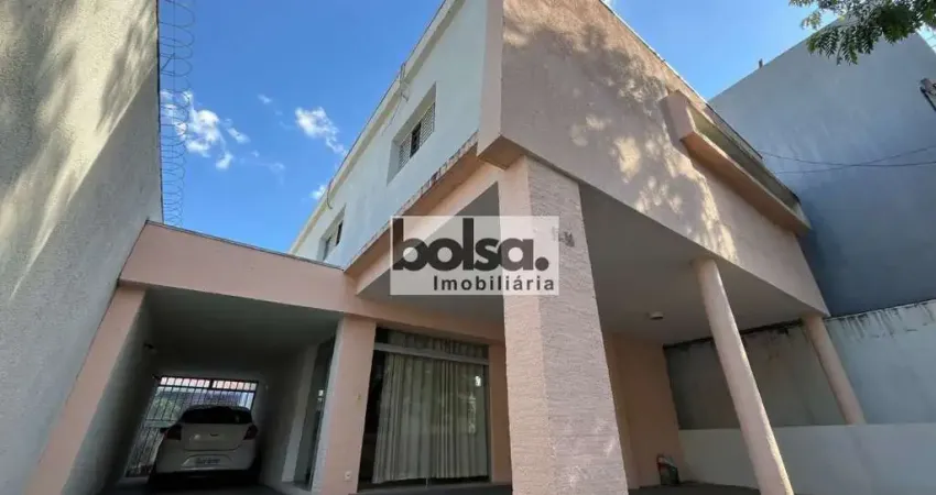 Casa com 4 quartos para alugar no Centro, Bauru