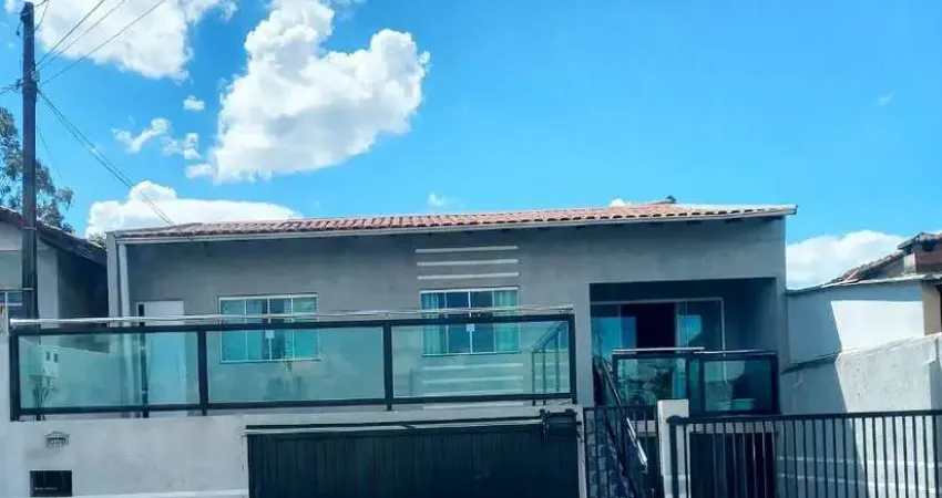 CASA COM SAL&#195;O COMERCIAL NO CJ. AVELINO VIEIRA